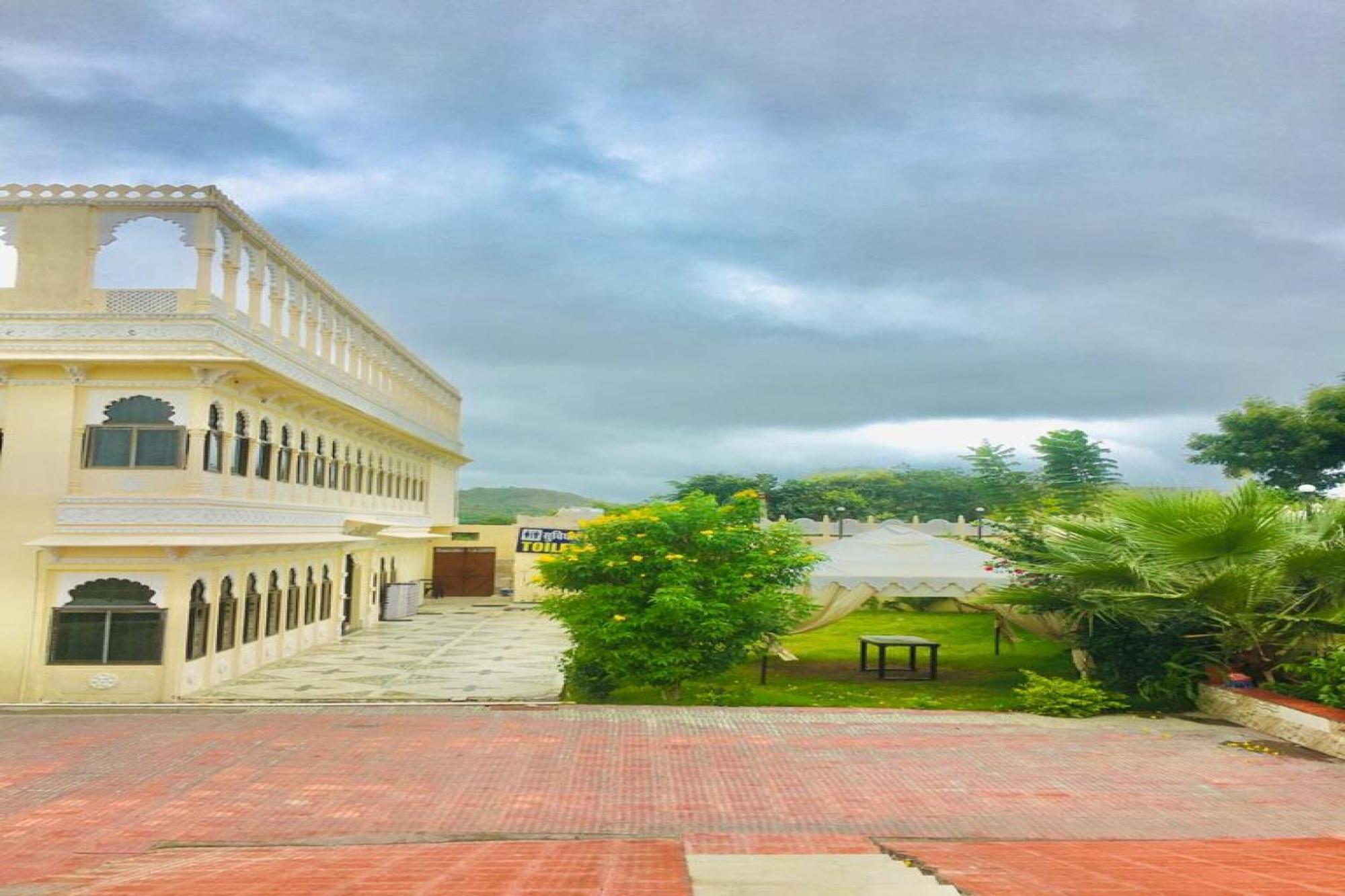 Hotel O The Takhatgarh Resort Nathdwara Exterior photo